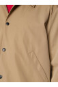 beige-coach-jas-met-verstelbare-pasvorm