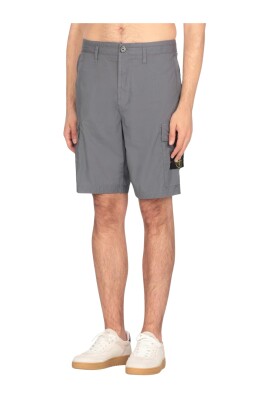 svarta-cargo-shorts-med-fickor