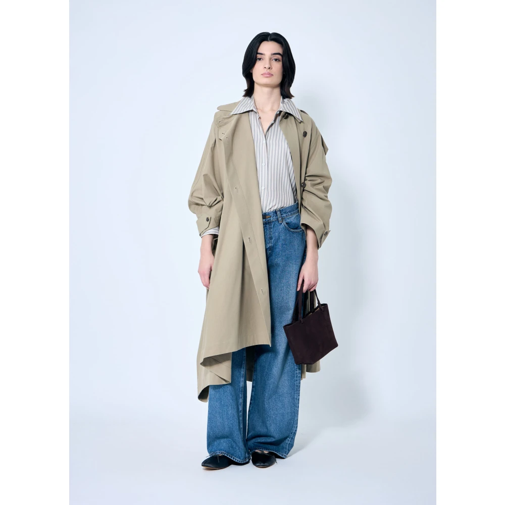 The Row Gestreepte zijden overhemd met klassieke kraag Beige Dames