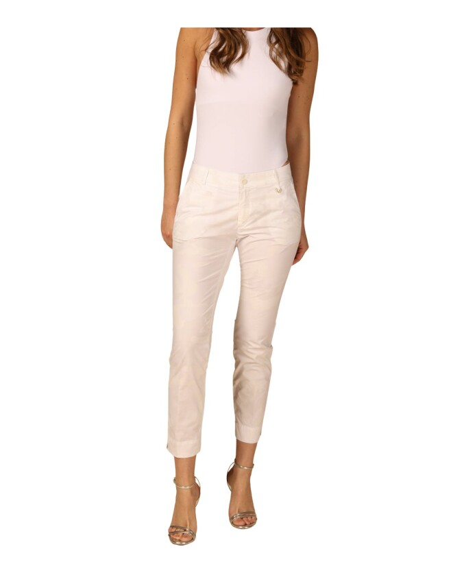 curvy-chino-pants-in-white-camo