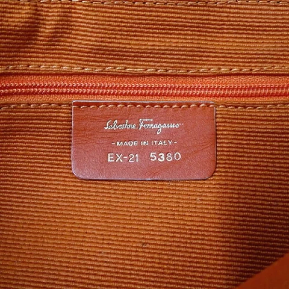 Salvatore Ferragamo Pre-owned Canvas shoulder-bags Orange Dames