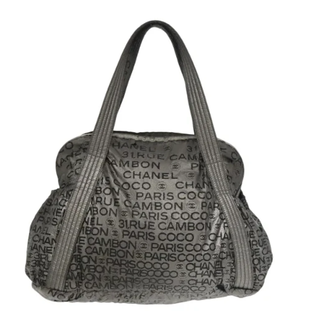 Chanel Vintage Pre-owned Leather handbags Gray Dames