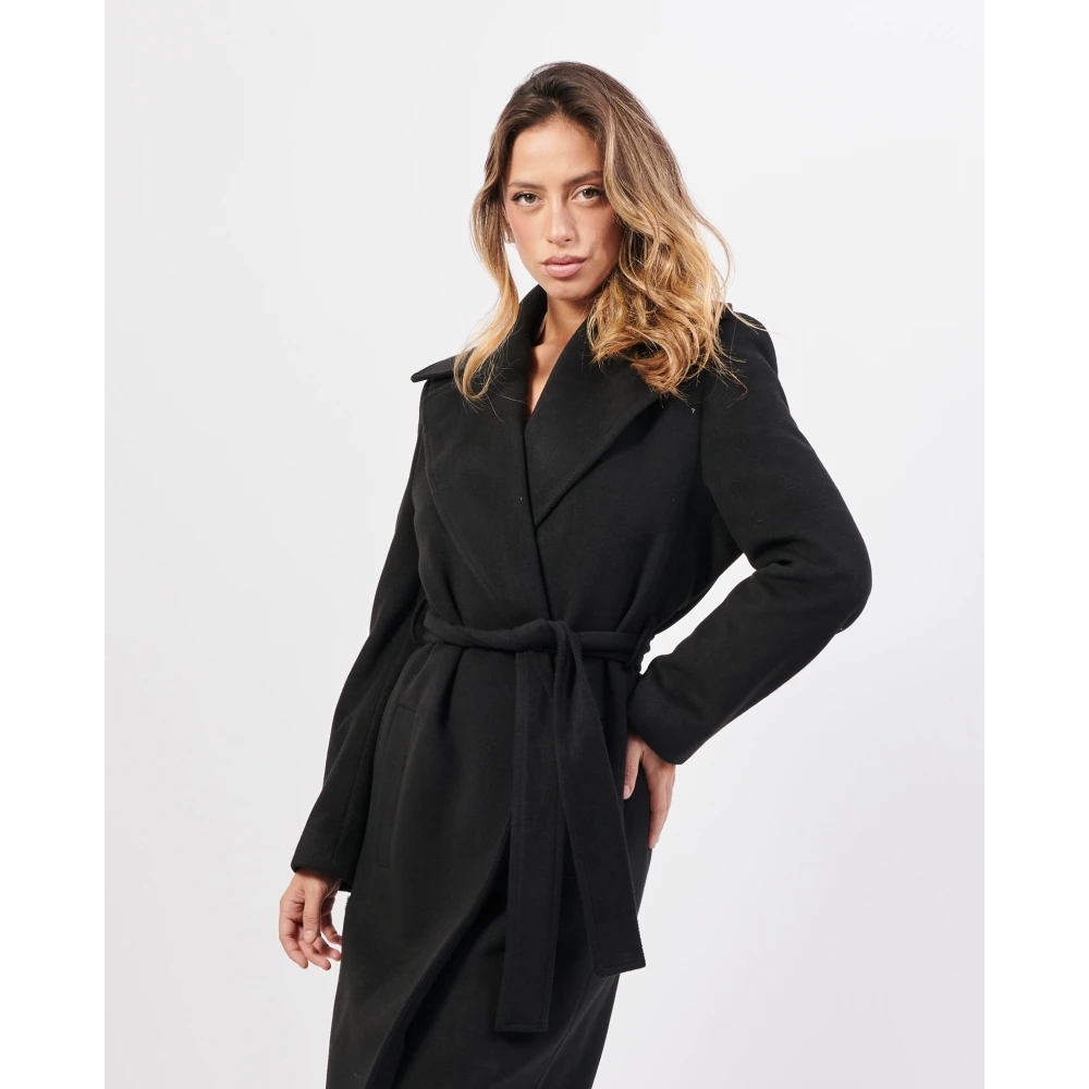 Jijil Zwarte Lange Jas met Riem Sluiting Black Dames