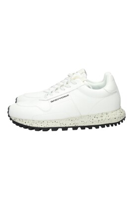 white-sneakers-with-cotton-laces