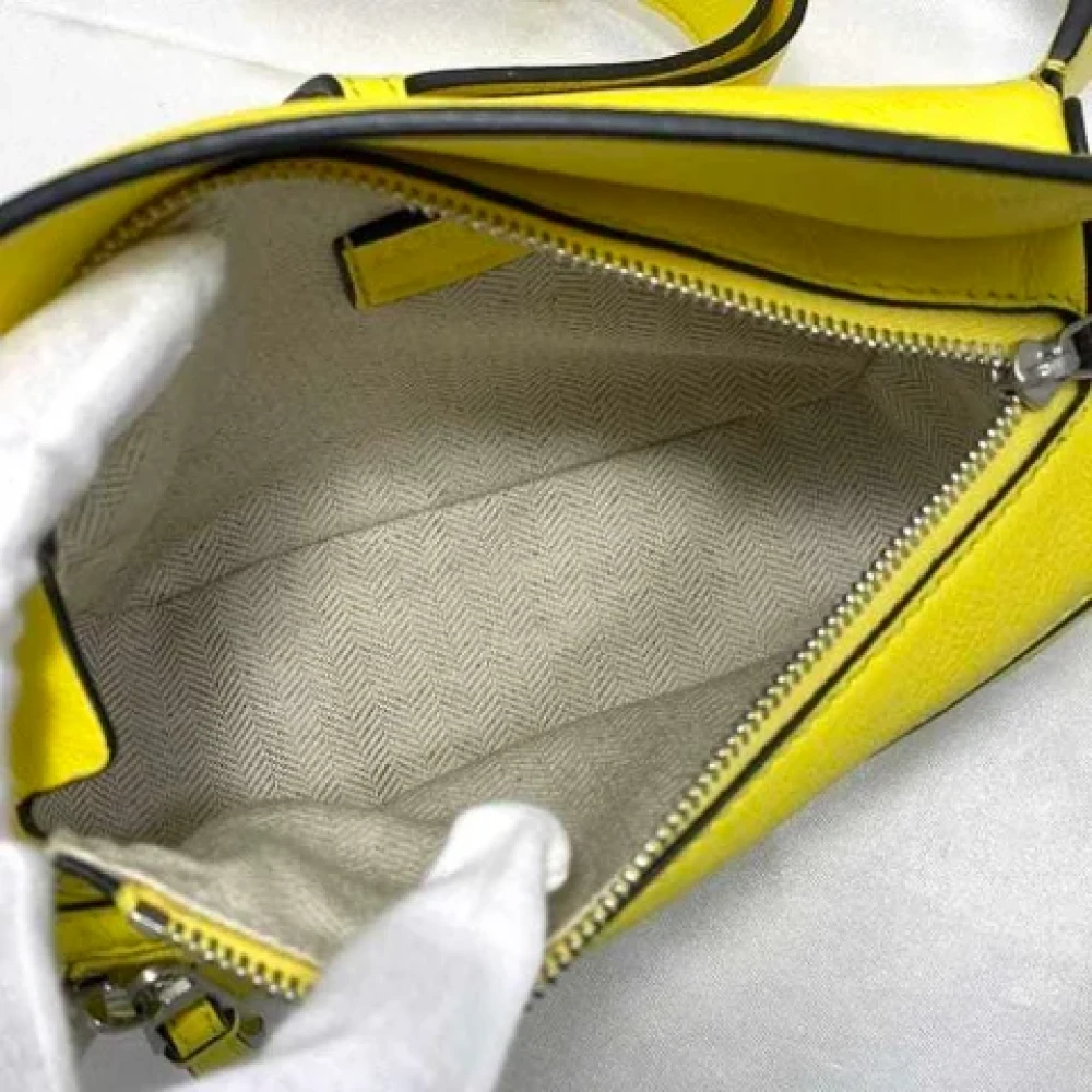 Loewe Pre-owned Fabric pouches Yellow Dames