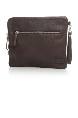pochette-in-leather
