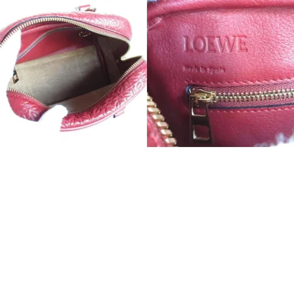 Loewe Pre-owned Leather handbags Red Dames