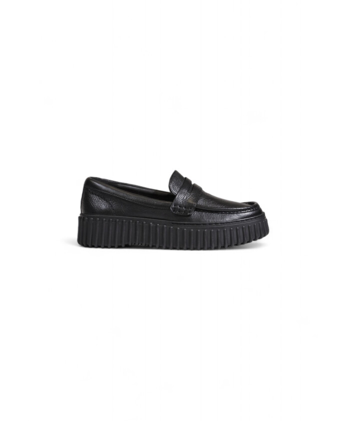 mocassin-en-cuir-noir-avec-semelle-en-caoutchouc