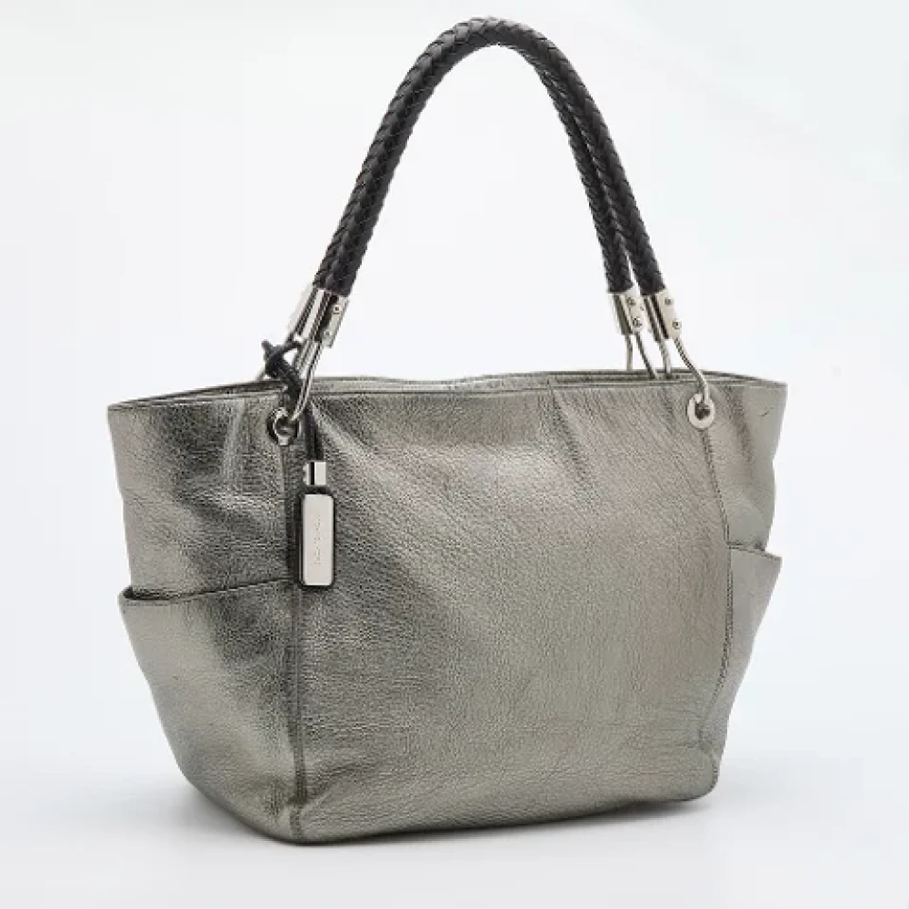 Michael Kors Pre-owned Leather totes Gray Dames