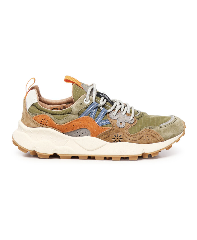 groene-sneakers-met-technische-stof