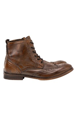 simpson-style-model-bota