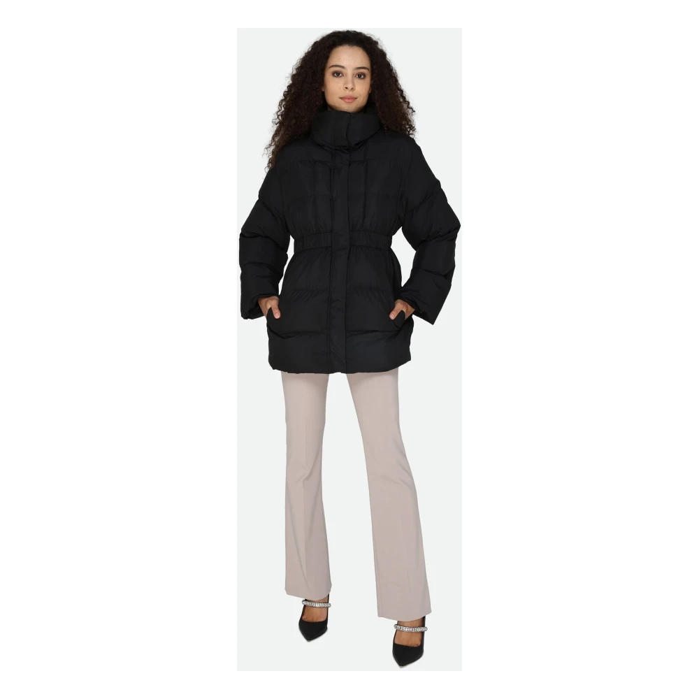 pinko Zwarte Gewatteerde Jas Hoge Kraag Black Dames