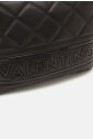 gewatteerde-noir-clutch-met-polsband