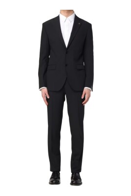 black-suit-classic-style
