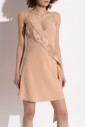 robe-avec-ceinture-en-satin