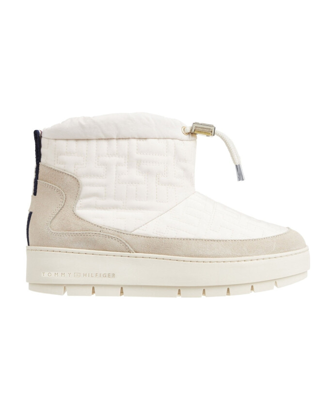 monogram-snowboots