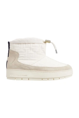 Monogram Snowboots