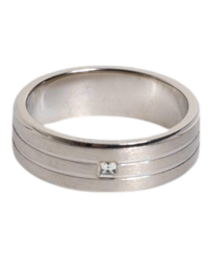 bague-argentee-avec-logo-dg-en-cristal