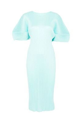 robe-bleue-plissee-ourlet-droit