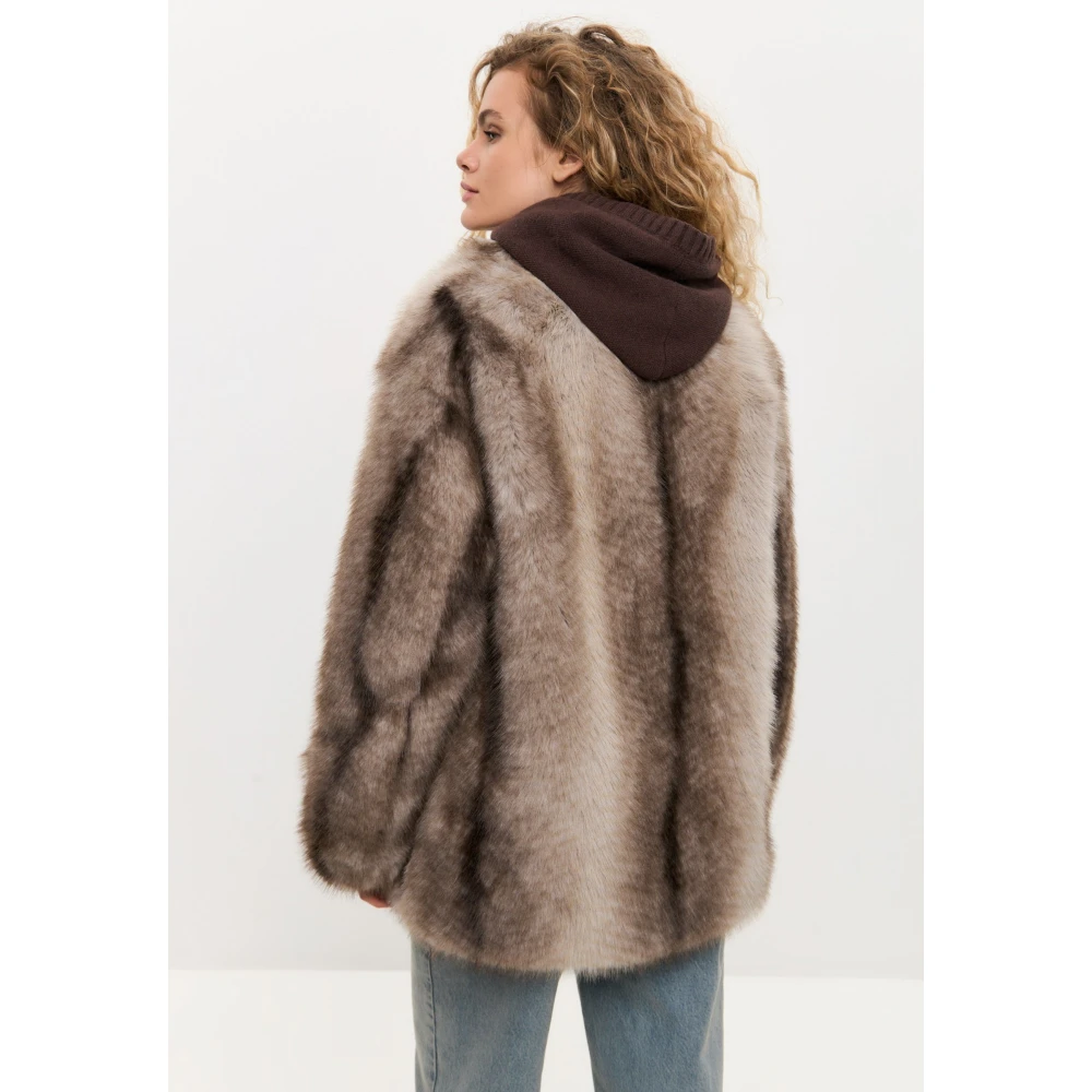 Cesare Gaspari Elegante Bruine Nep Bontjas Luxe Winterkleding voor Vrouwen Bruin Brown Dames
