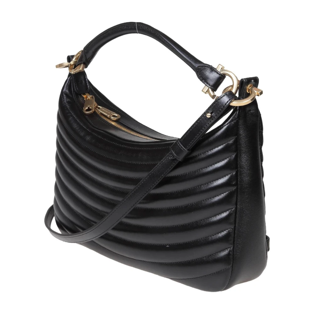Salvatore Ferragamo Zwarte Schoudertas Elegante Matelassé Stijl Black Dames