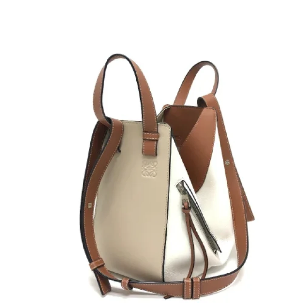 Loewe Pre-owned Leather shoulder-bags Beige Dames