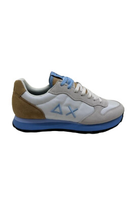 white-sneakers-with-3-5-cm-sole