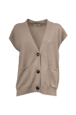 ribbed-knit-buttoned-vest