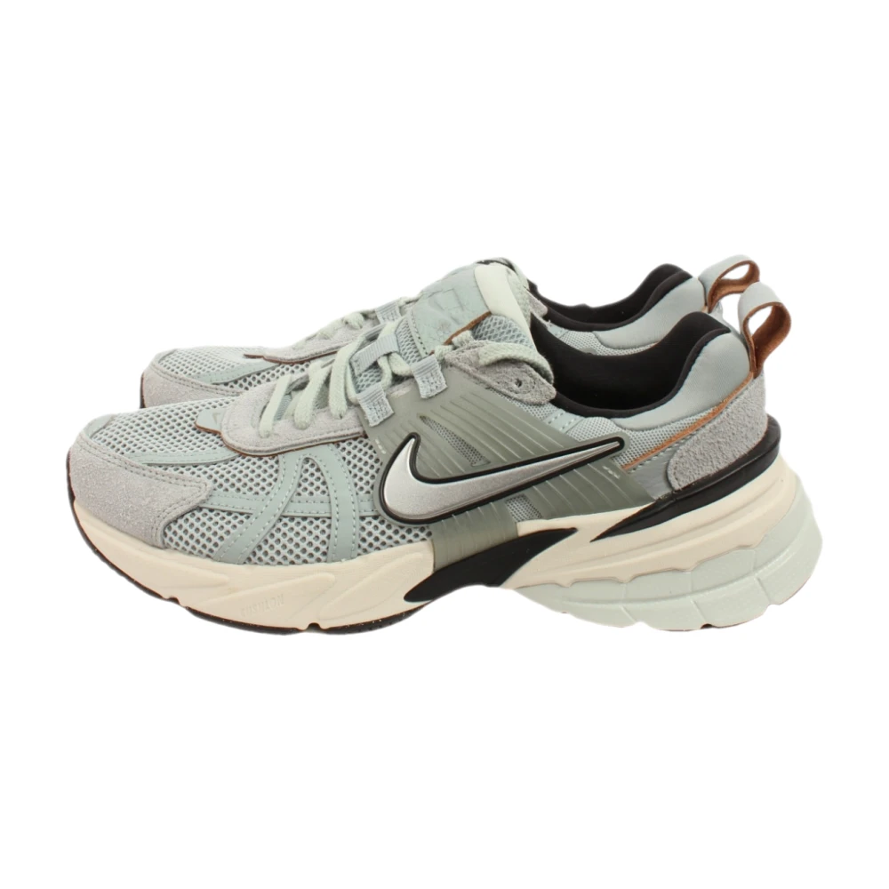 Nike Gray Running Shoes, Female, 7 Uk, V2k Run