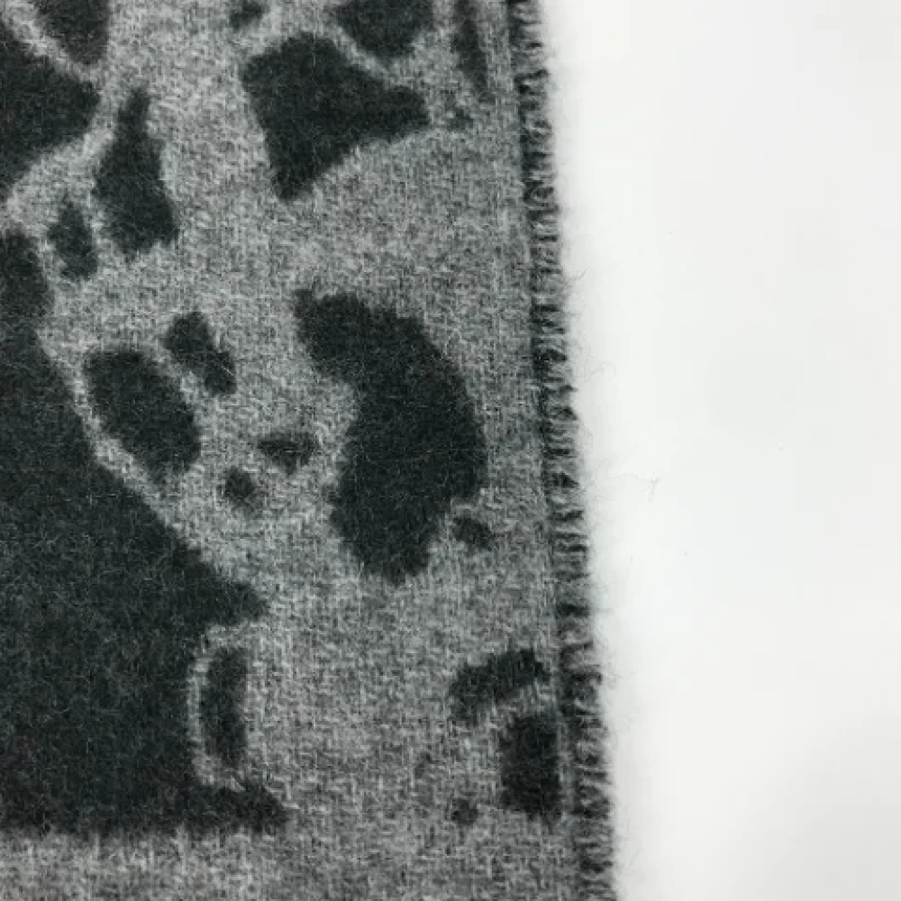 Hermès Vintage Pre-owned Fabric scarves Gray Dames