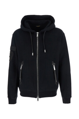 sweatshirt-noir-avec-capuche-et-cordon