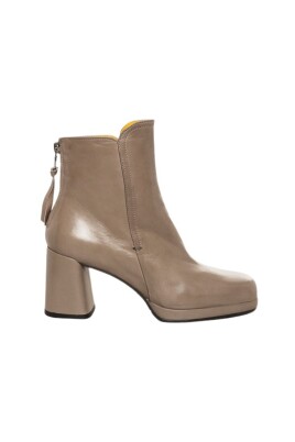 leather-ankle-boot-in-tortora