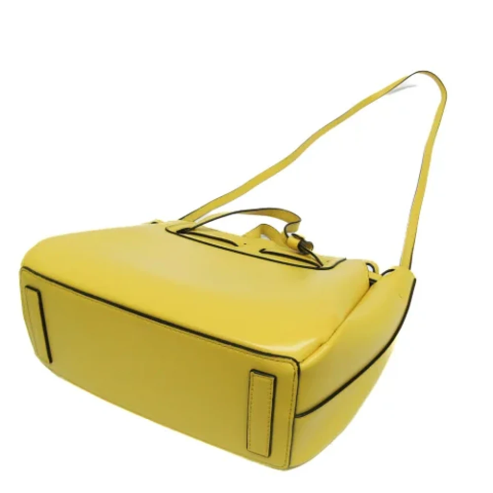 Loewe Pre-owned Leather shoulder-bags Yellow Dames