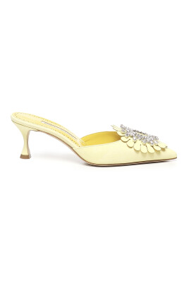 leather-heels-with-jewel-buckle