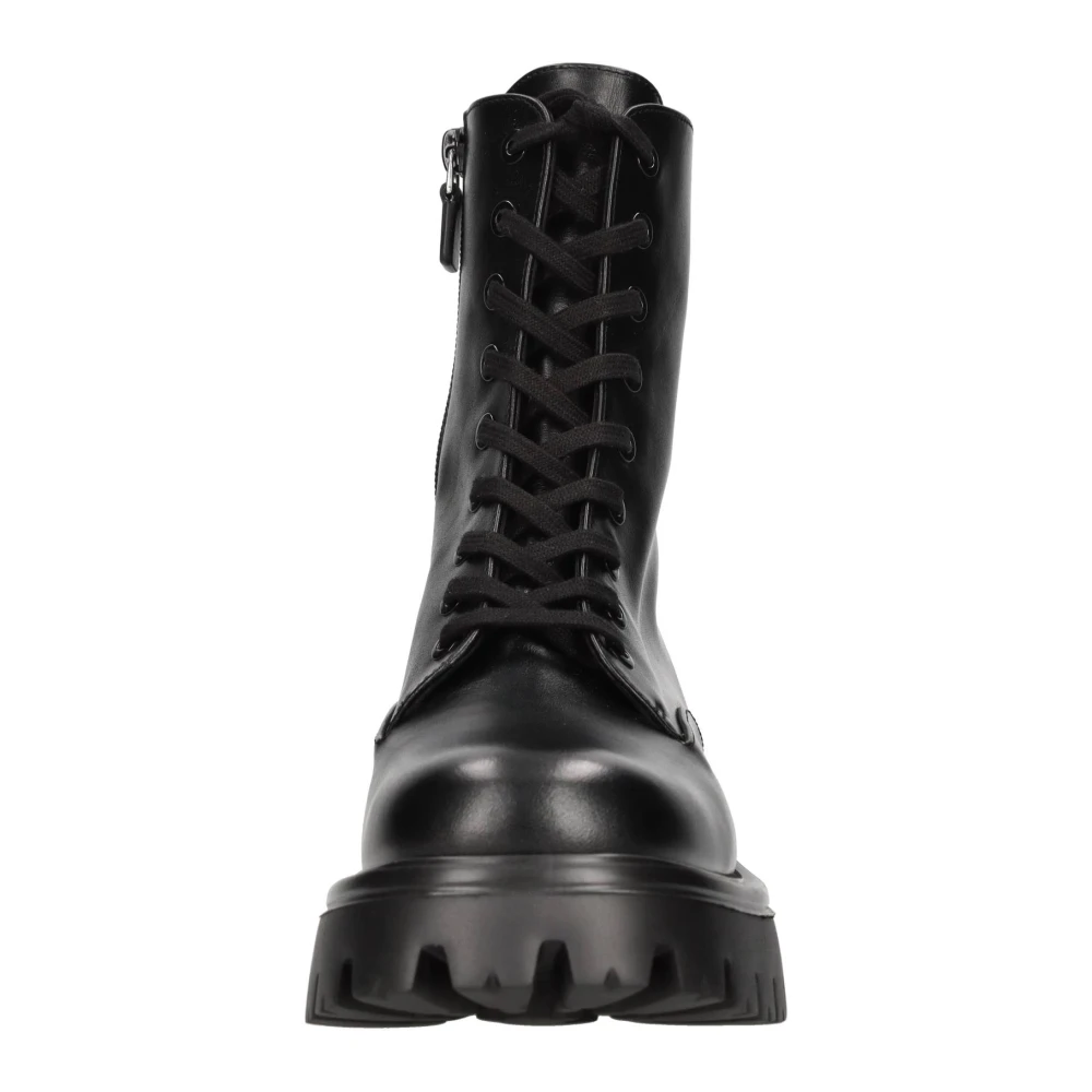 Stuart Weitzman Emerson Lace-Up