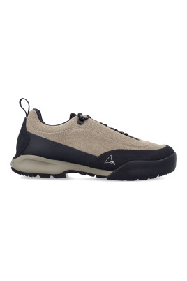 black-sneakers-with-durable-suede-upper