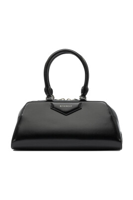 chic-black-shoulder-bag