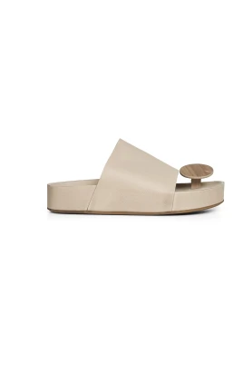 Sandaler med rund detalj