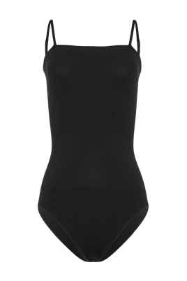Osynlig formande bandeau-body