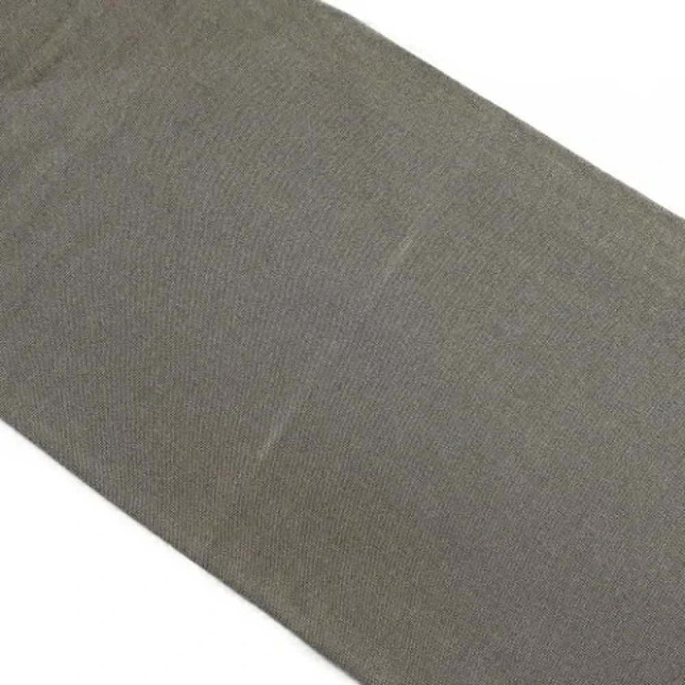 Hermès Vintage Pre-owned Wool scarves Gray Dames
