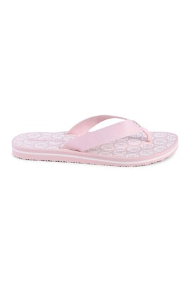 pink-casual-flip-flops-summer