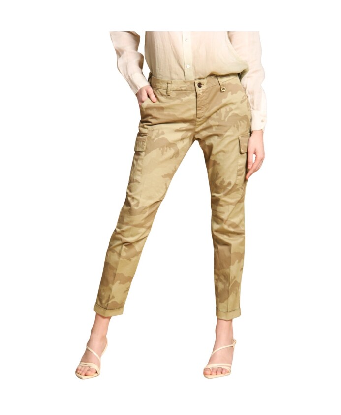 slim-fit-camouflage-cargo-pants