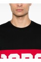 t-shirt-noir-avec-logo-de-groupe