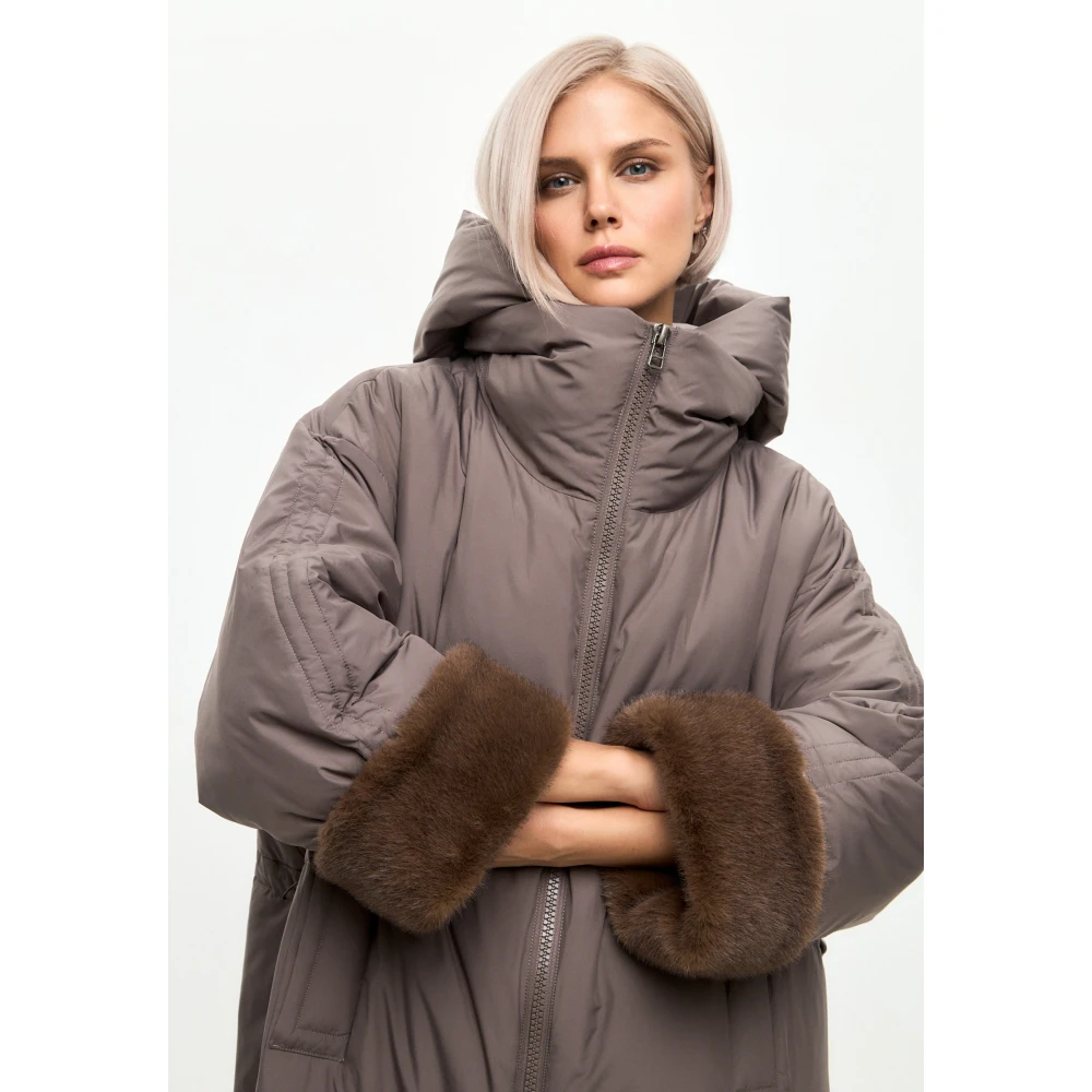Cesare Gaspari Oversized gewatteerde jas met capuchon en nepbont manchetten Beige Dames