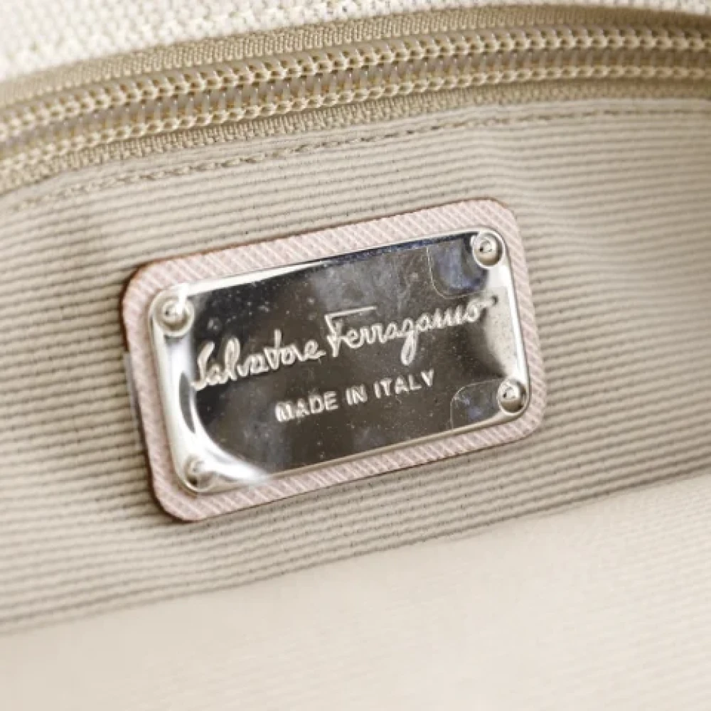 Salvatore Ferragamo Pre-owned Fabric handbags White Dames