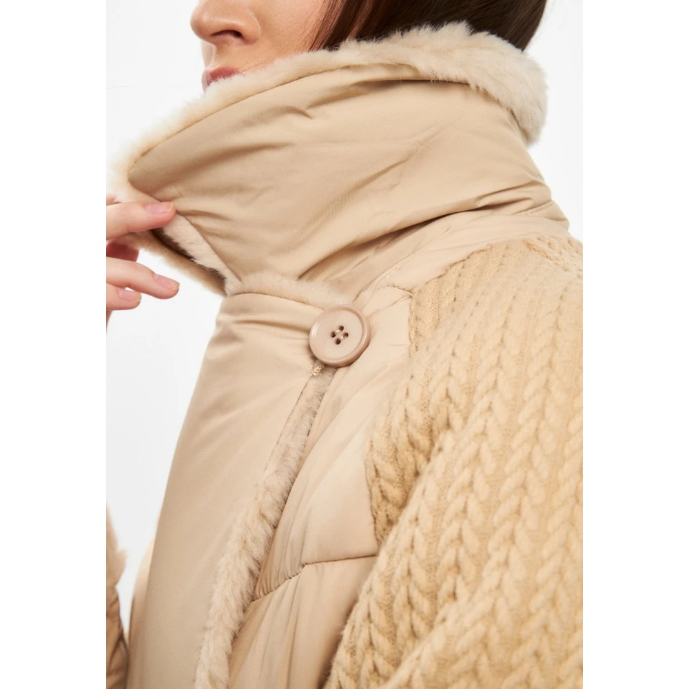Cesare Gaspari Lange Gewatteerde Jas Oversized Stijl Beige Dames