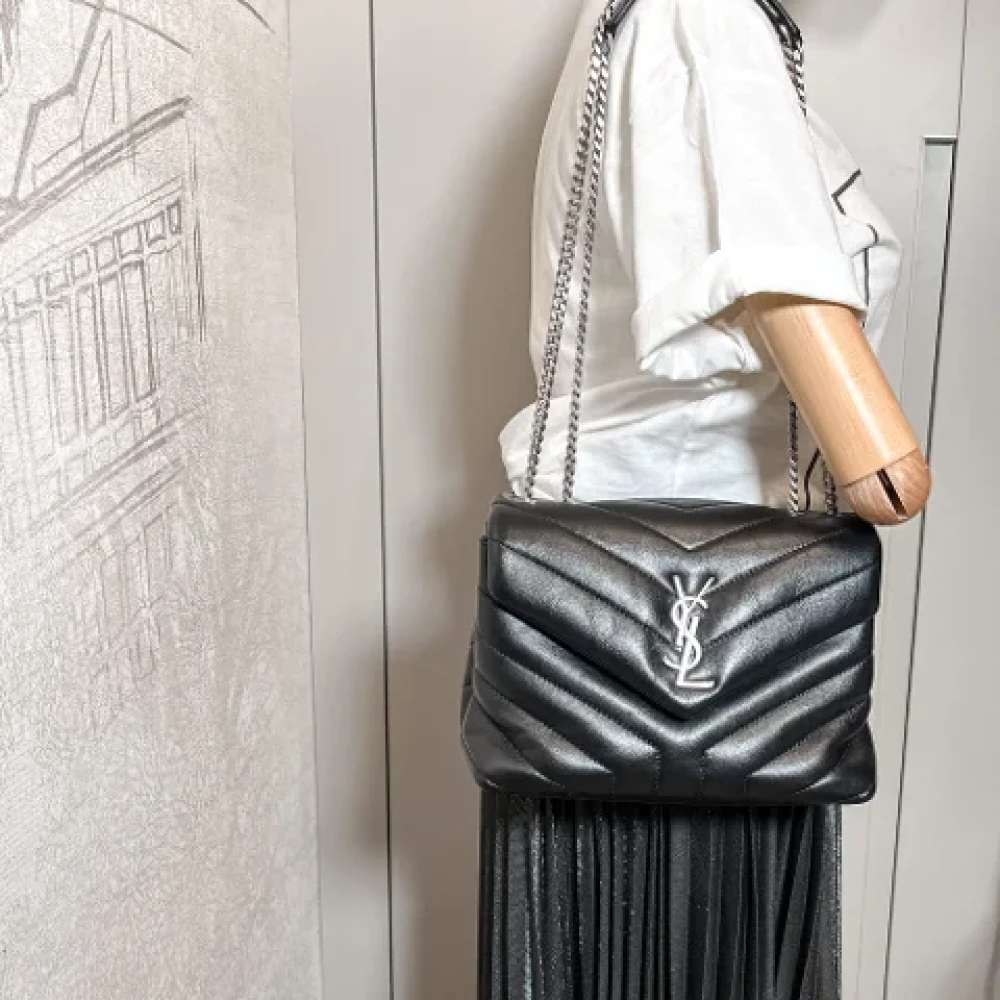 Yves Saint Laurent Vintage Pre-owned Loulou Small Chevron Quilted Leather 2-Ways Envelope Bag Black Dames