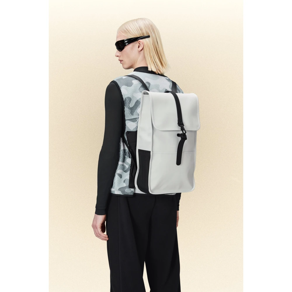 Rains Waterdichte Minimalistische Rugzak met Stijlvol Ontwerp Gray Dames