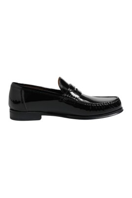 black-leather-slip-on-loafers-with-logo