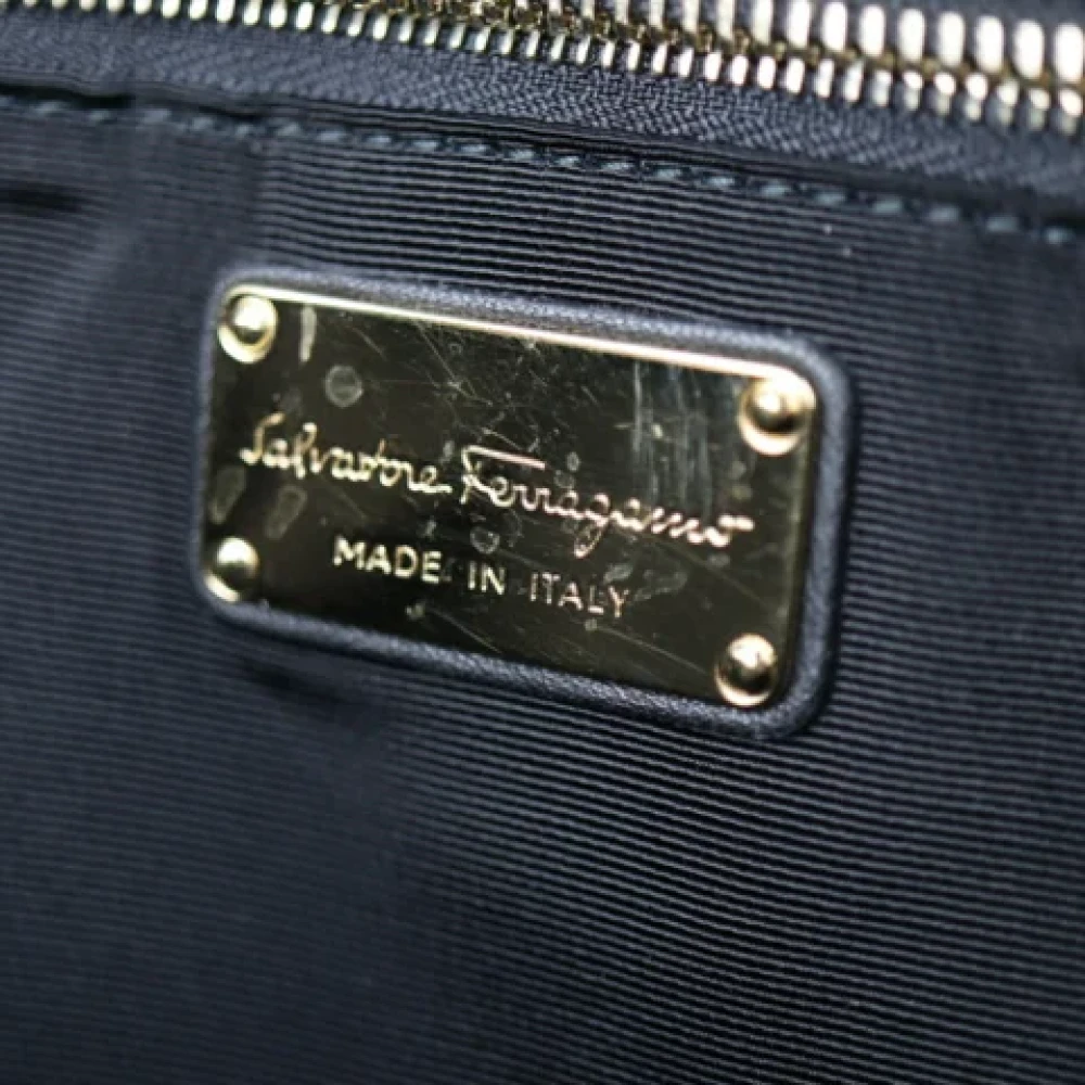 Salvatore Ferragamo Pre-owned Leather shoulder-bags Black Dames